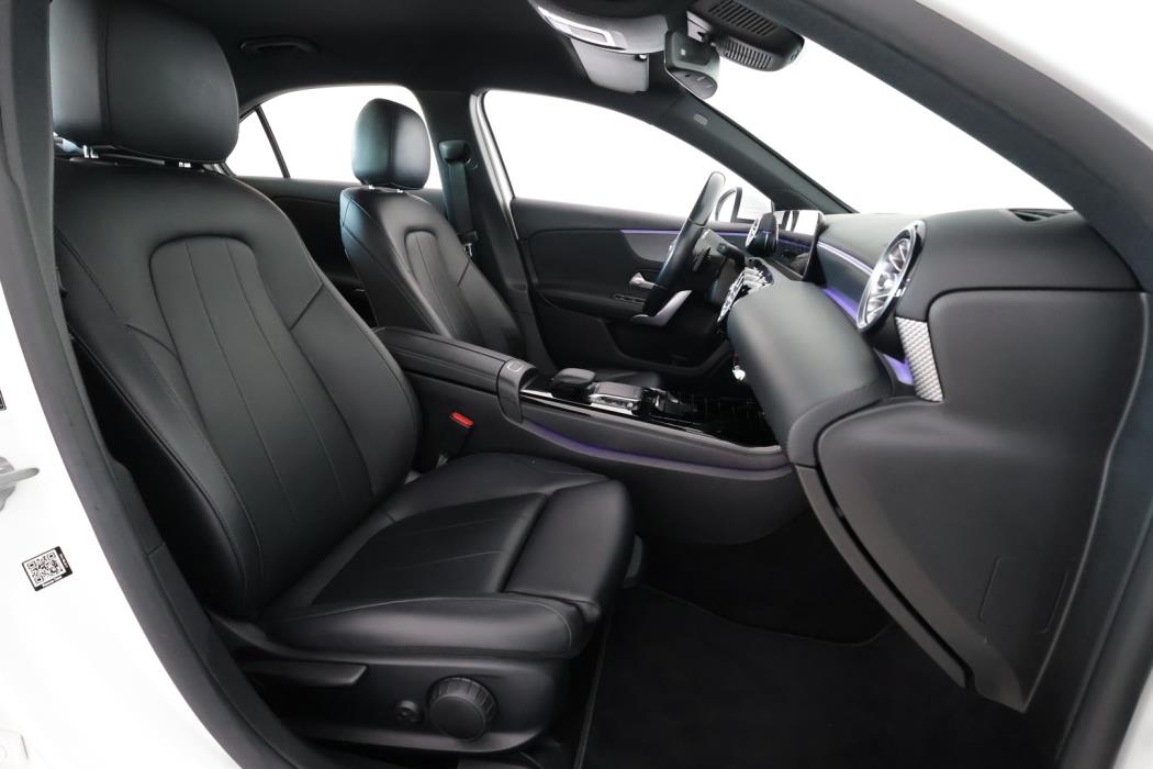 MERCEDES-BENZ A 2020