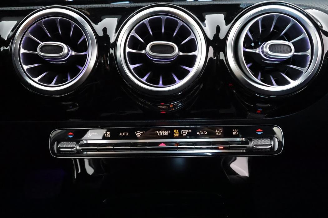 MERCEDES-BENZ A 2020