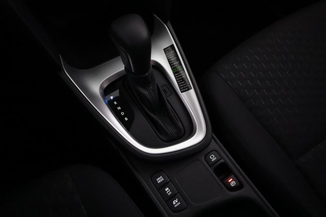 TOYOTA Yaris Cross 2025