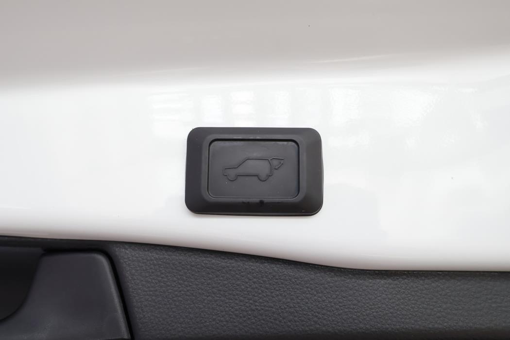 TOYOTA RAV4 2023