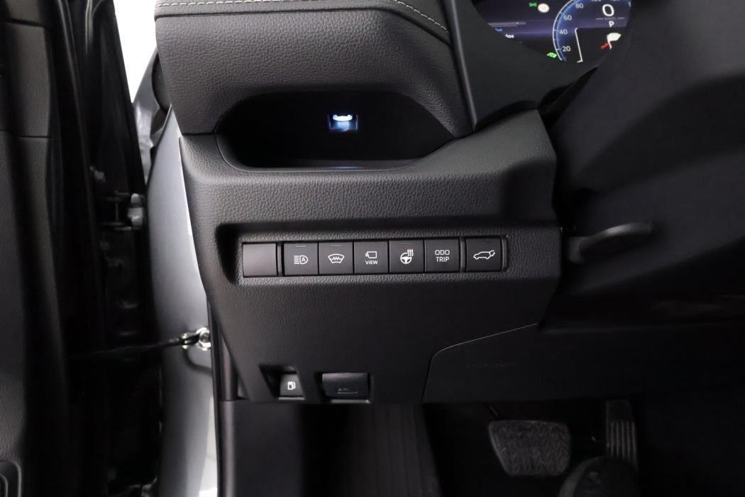 TOYOTA RAV4 2025