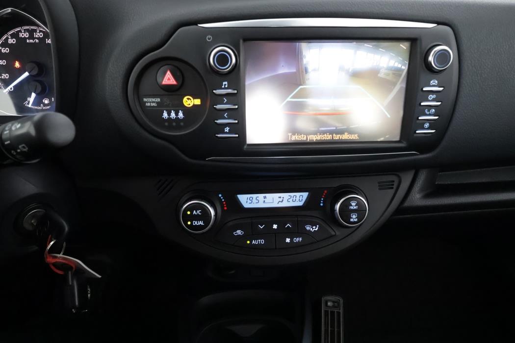 TOYOTA Yaris 2019