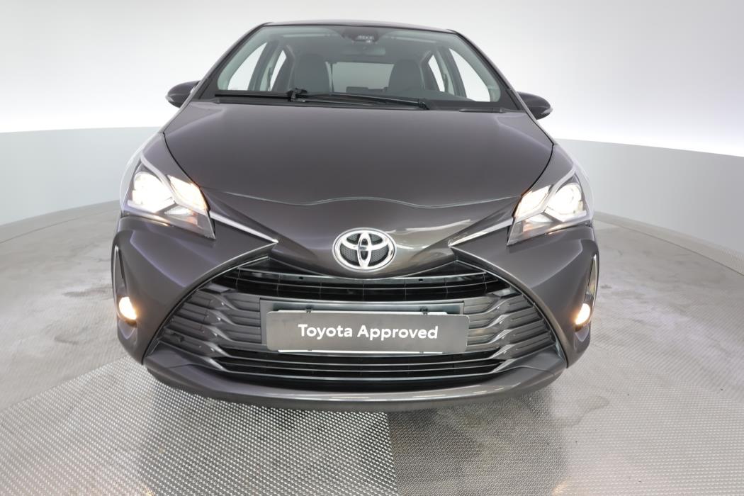 TOYOTA Yaris 2019