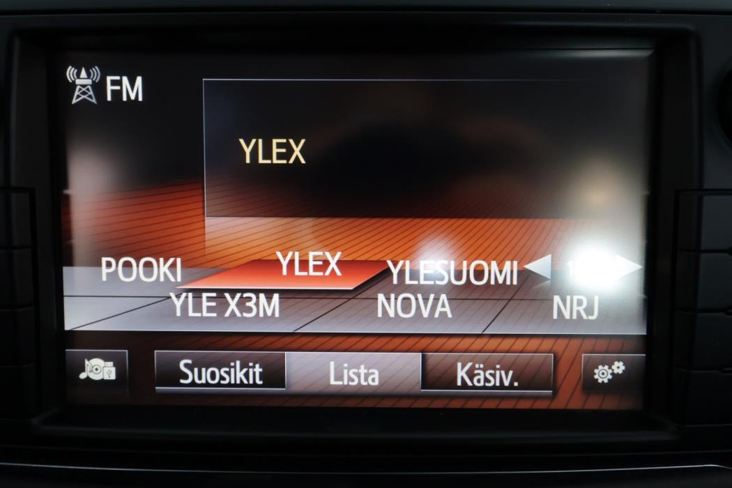 TOYOTA Yaris 2015