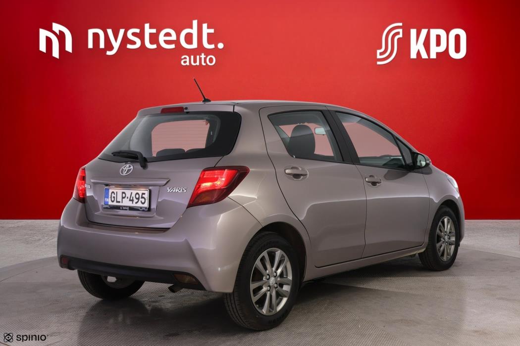 TOYOTA Yaris 2015