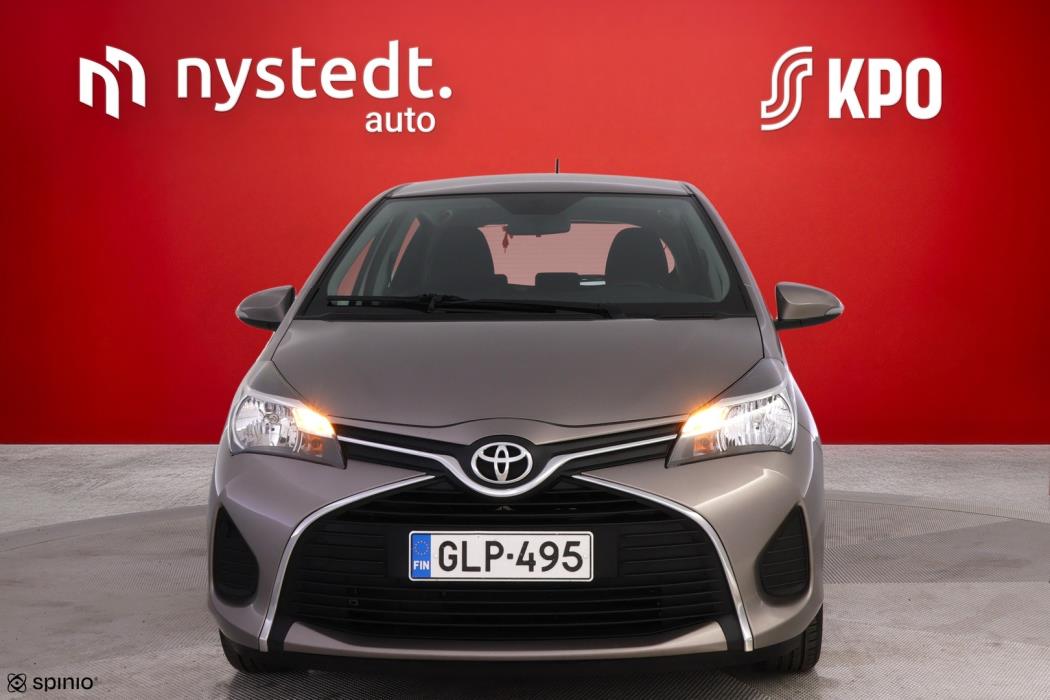 TOYOTA Yaris 2015