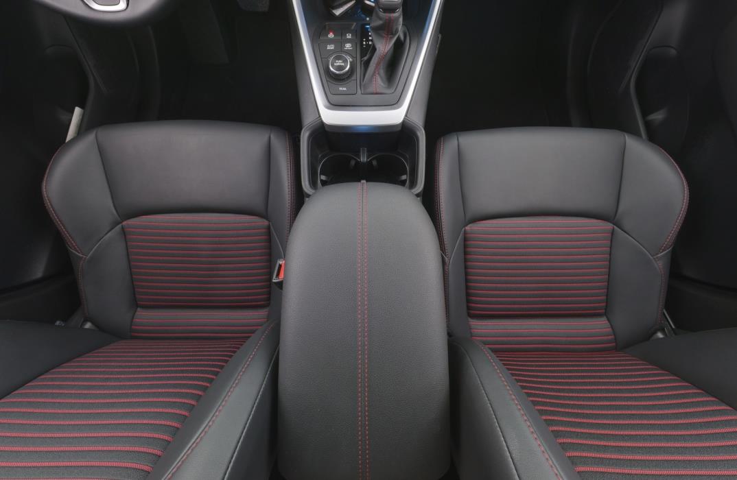 TOYOTA RAV4 Plug-in 2025