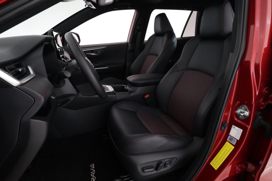 TOYOTA RAV4 Plug-in 2025