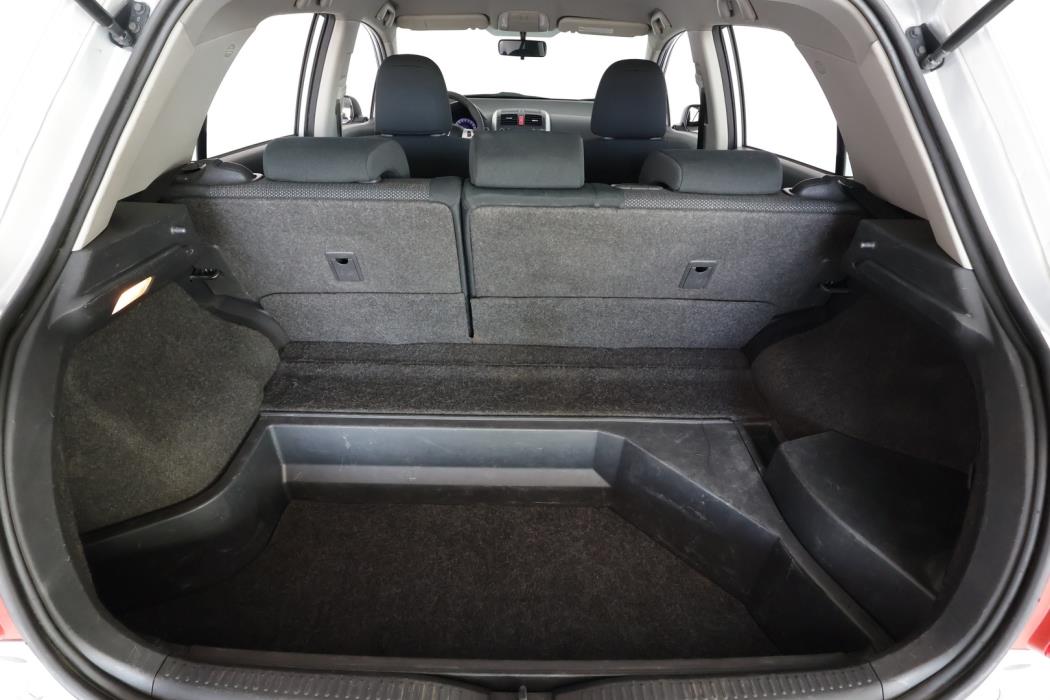 TOYOTA Auris 2012