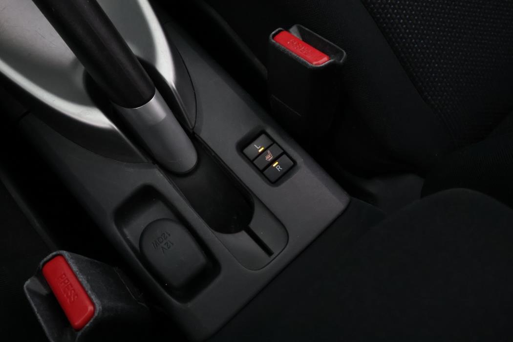 TOYOTA Auris 2012