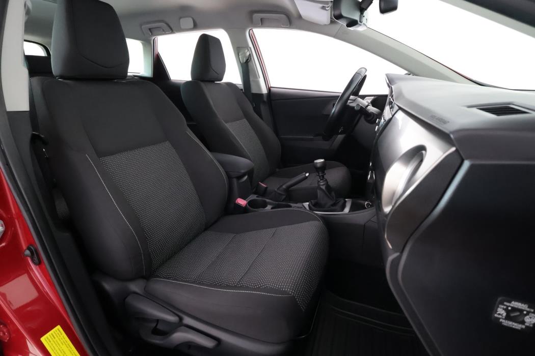 TOYOTA Auris 2014