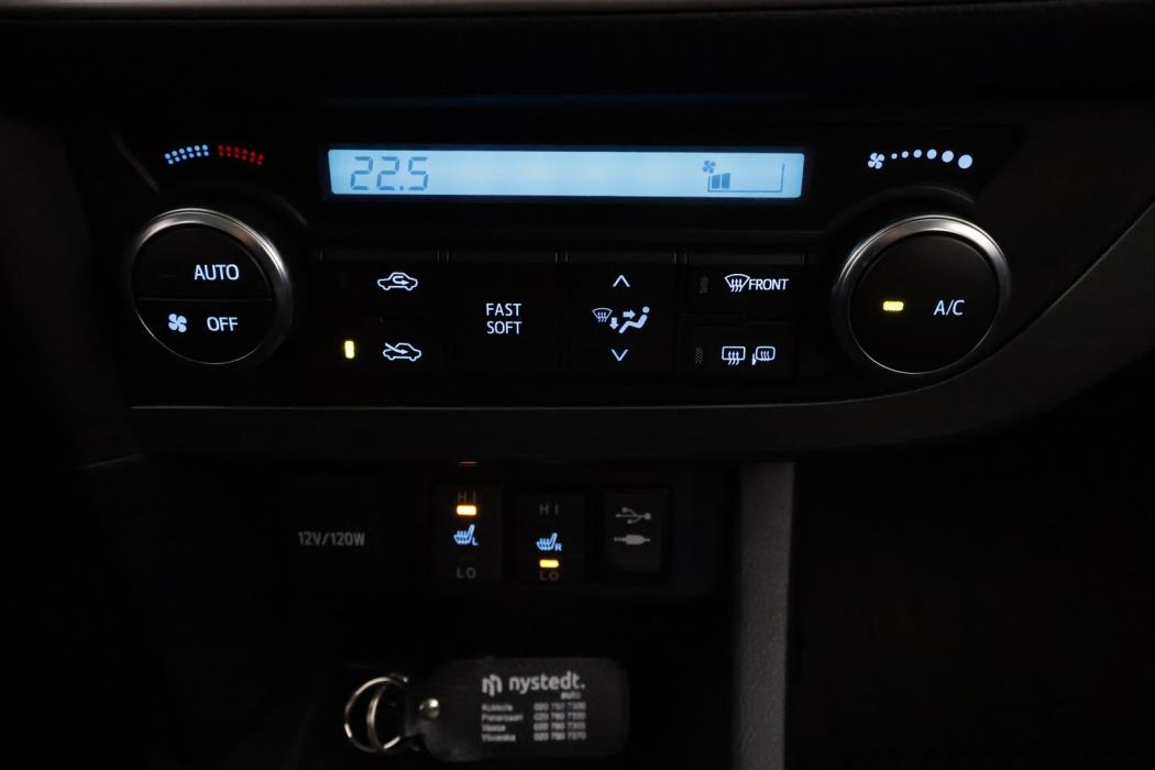 TOYOTA Auris 2014