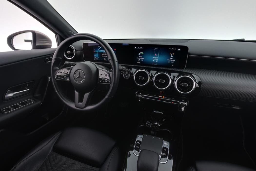MERCEDES-BENZ A 2020
