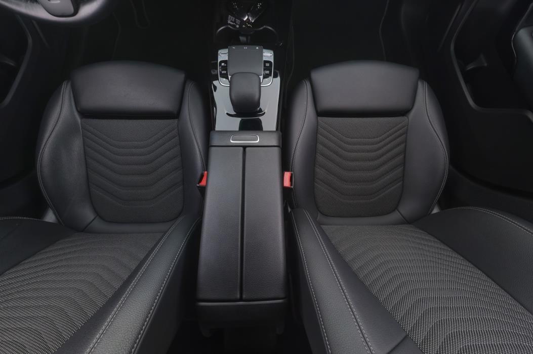 MERCEDES-BENZ A 2020