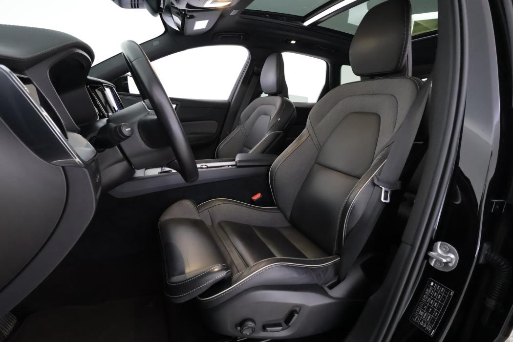VOLVO XC60 2023