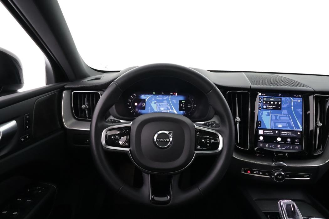 VOLVO XC60 2023