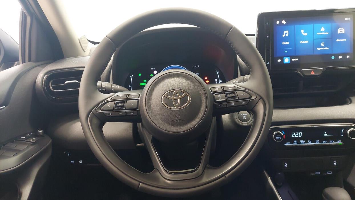 TOYOTA Yaris 2025