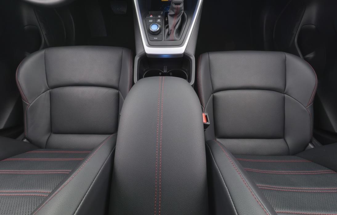 TOYOTA RAV4 PLUG-IN 2024