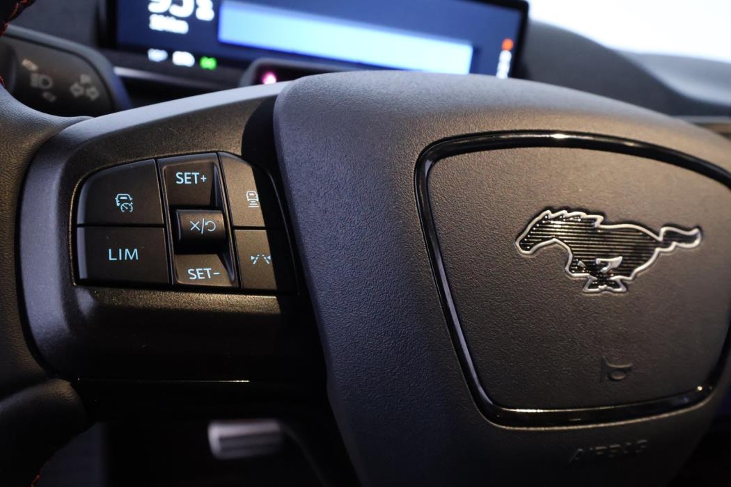 FORD MUSTANG MACH-E 2022