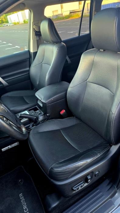TOYOTA LAND CRUISER 2019