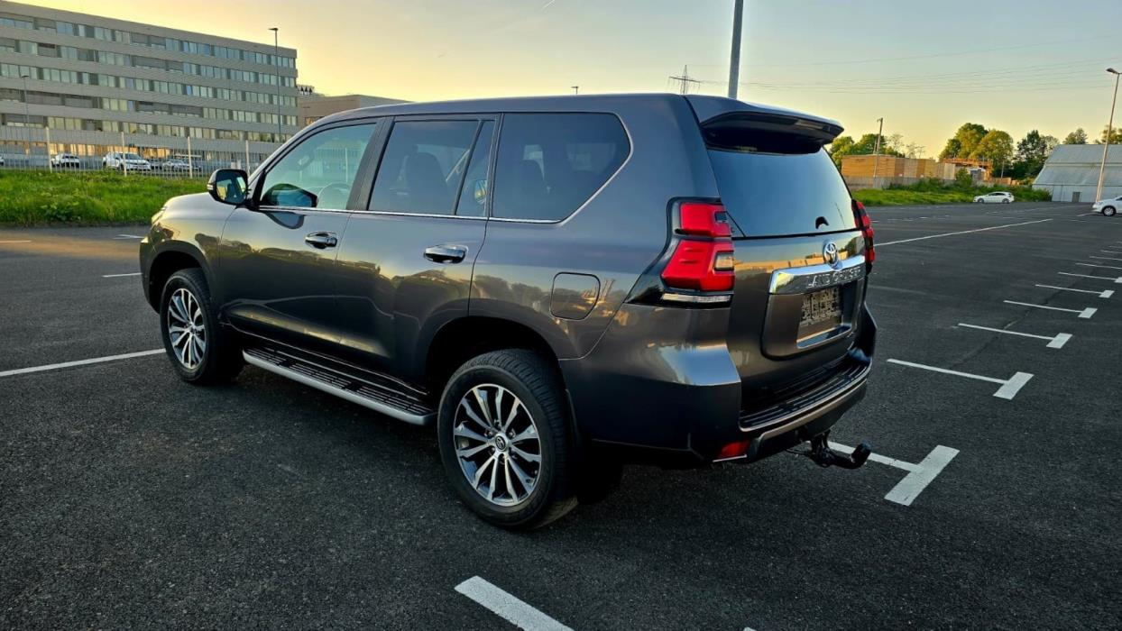 TOYOTA LAND CRUISER 2019