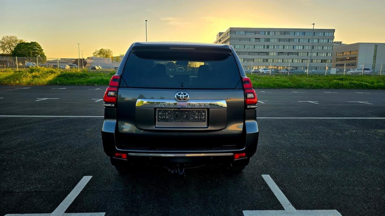 TOYOTA LAND CRUISER 2019