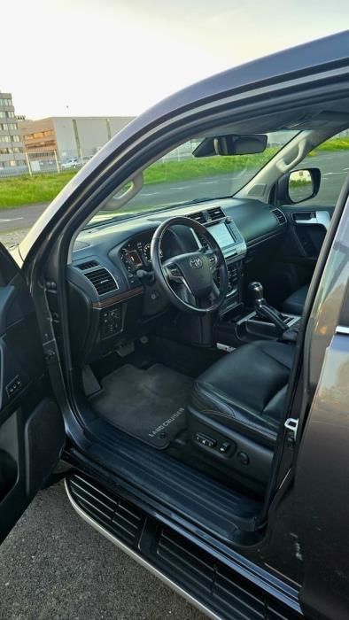 TOYOTA LAND CRUISER 2019