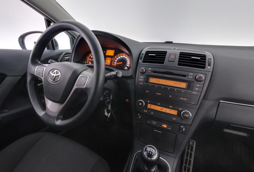 TOYOTA Avensis 2011