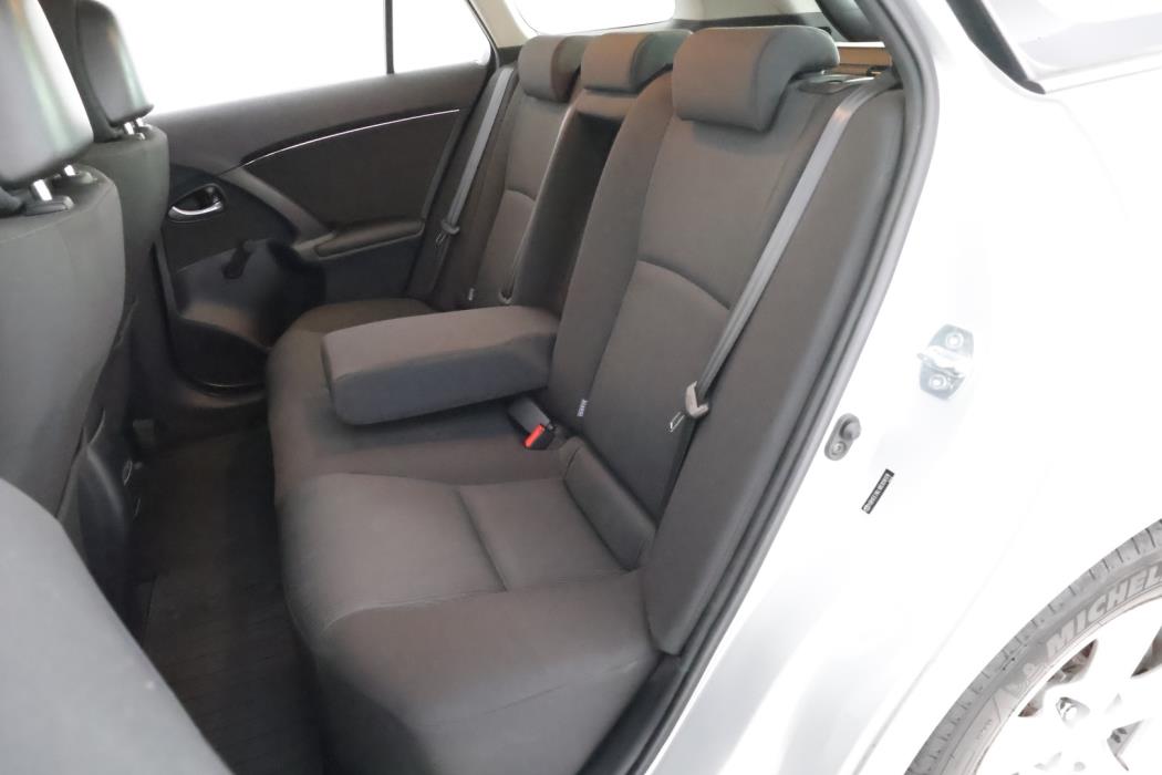 TOYOTA Avensis 2011