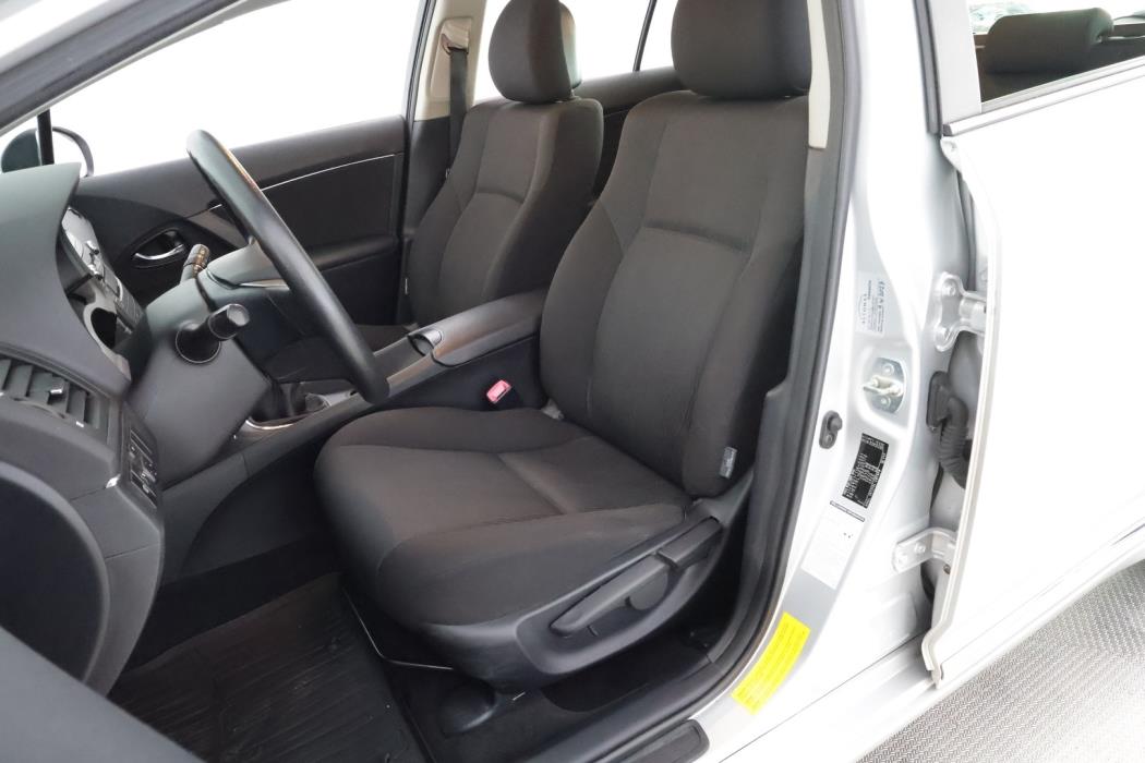 TOYOTA Avensis 2011