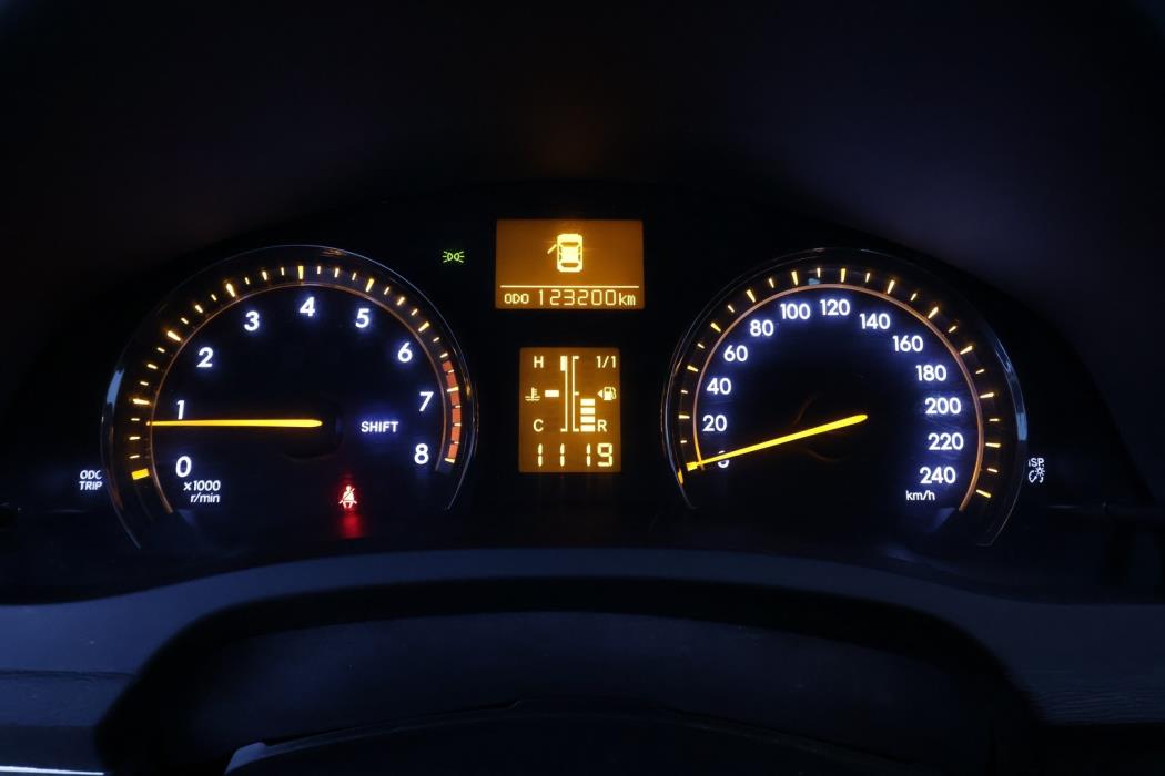 TOYOTA Avensis 2011