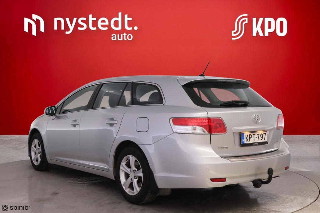 TOYOTA Avensis 2011