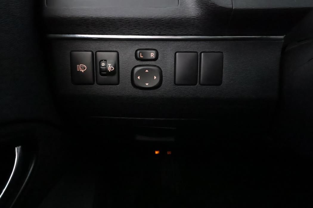 TOYOTA Avensis 2011