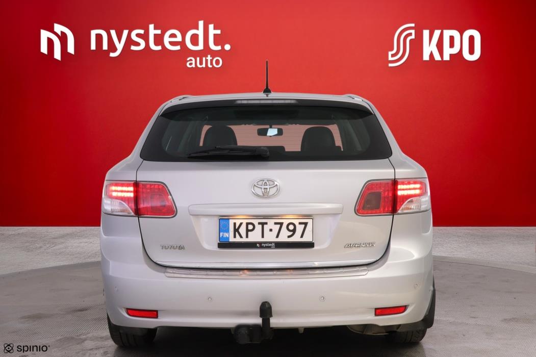TOYOTA Avensis 2011