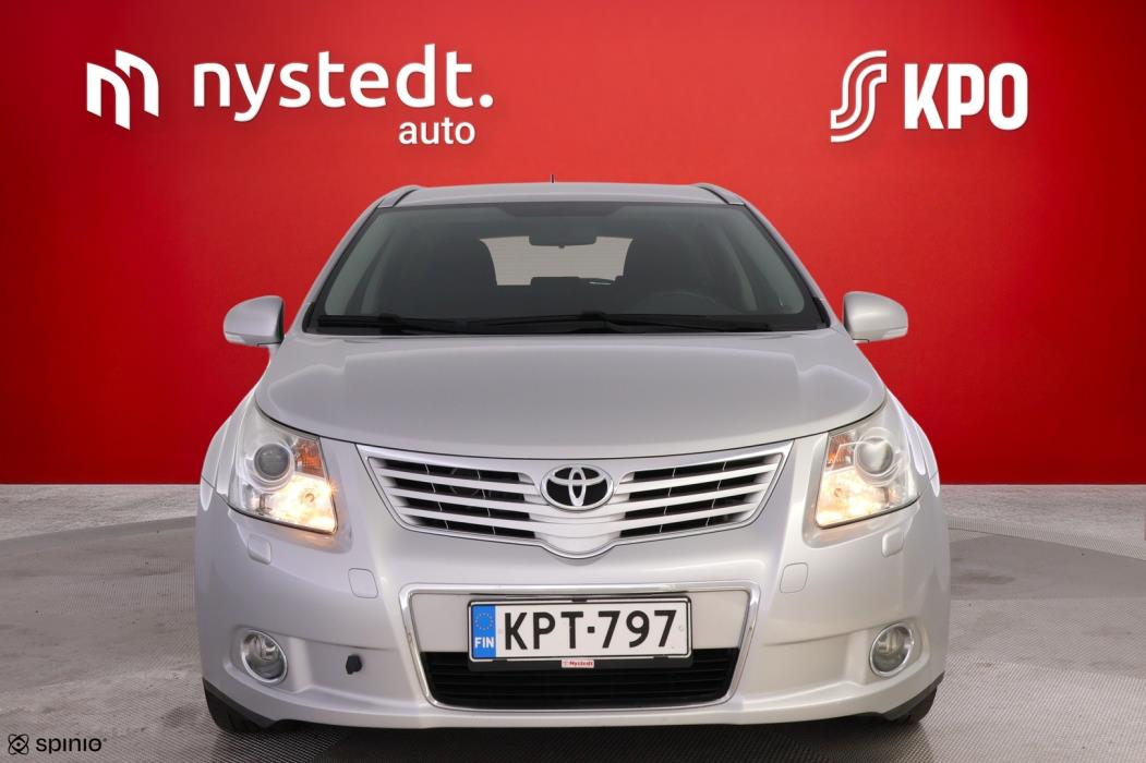 TOYOTA Avensis 2011