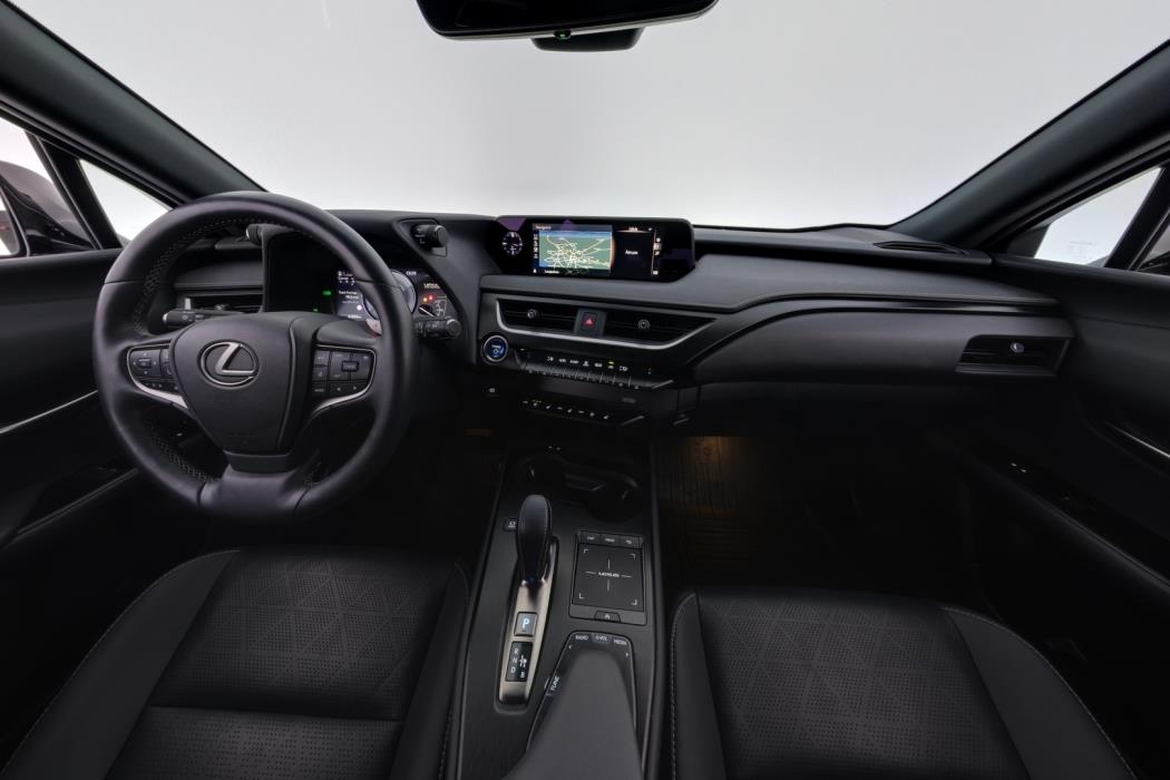LEXUS UX 2021