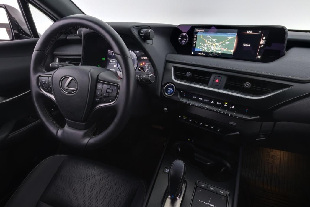 LEXUS UX 2021