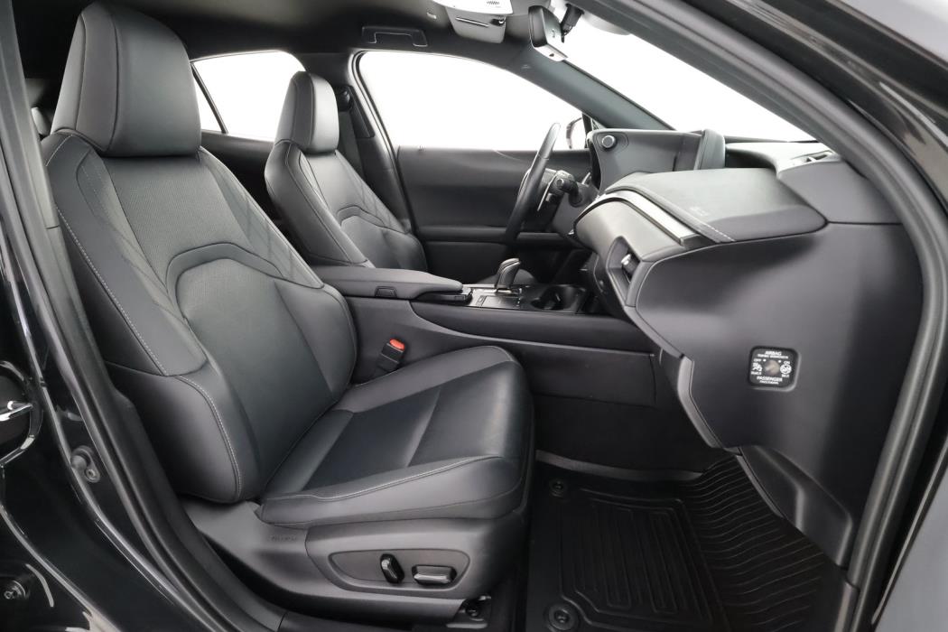 LEXUS UX 2021