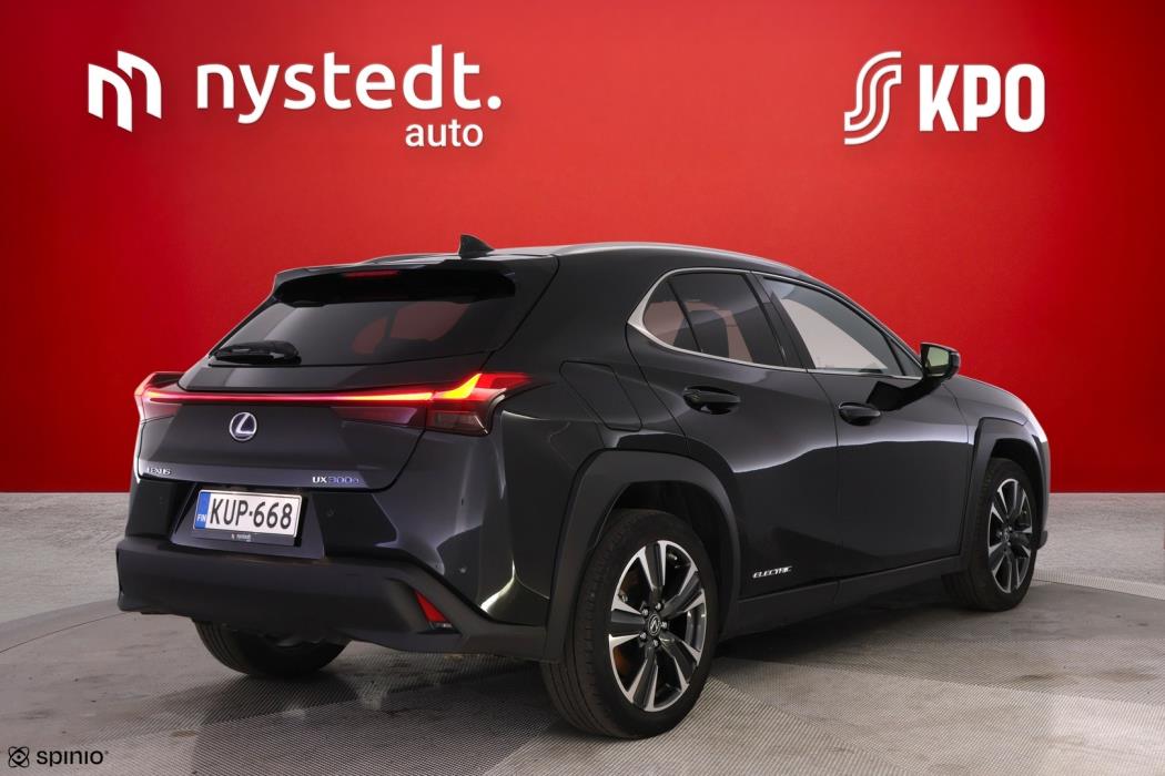 LEXUS UX 2021