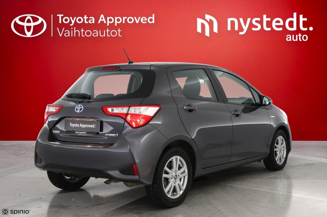 TOYOTA Yaris 2017