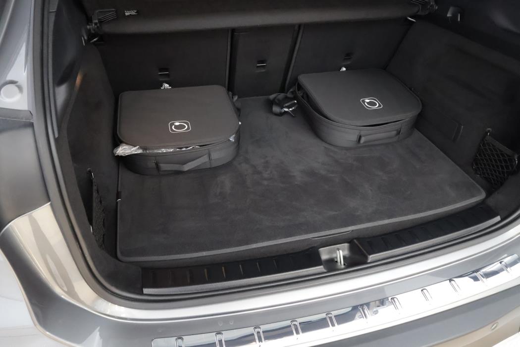 MERCEDES-BENZ EQA 2025