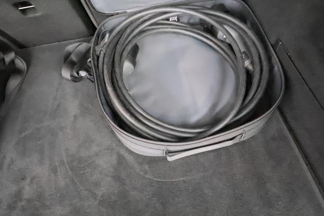 MERCEDES-BENZ EQA 2025