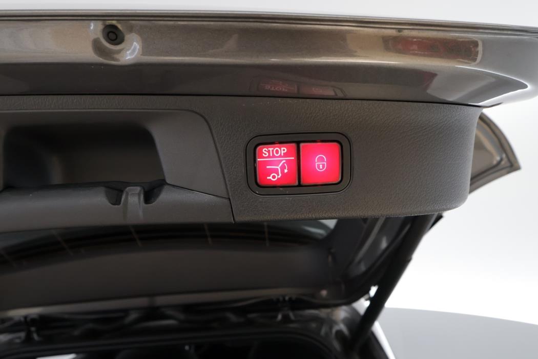 MERCEDES-BENZ EQA 2025