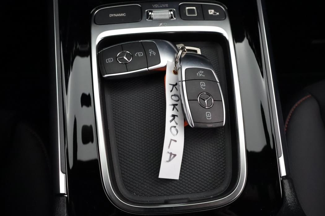 MERCEDES-BENZ EQA 2025