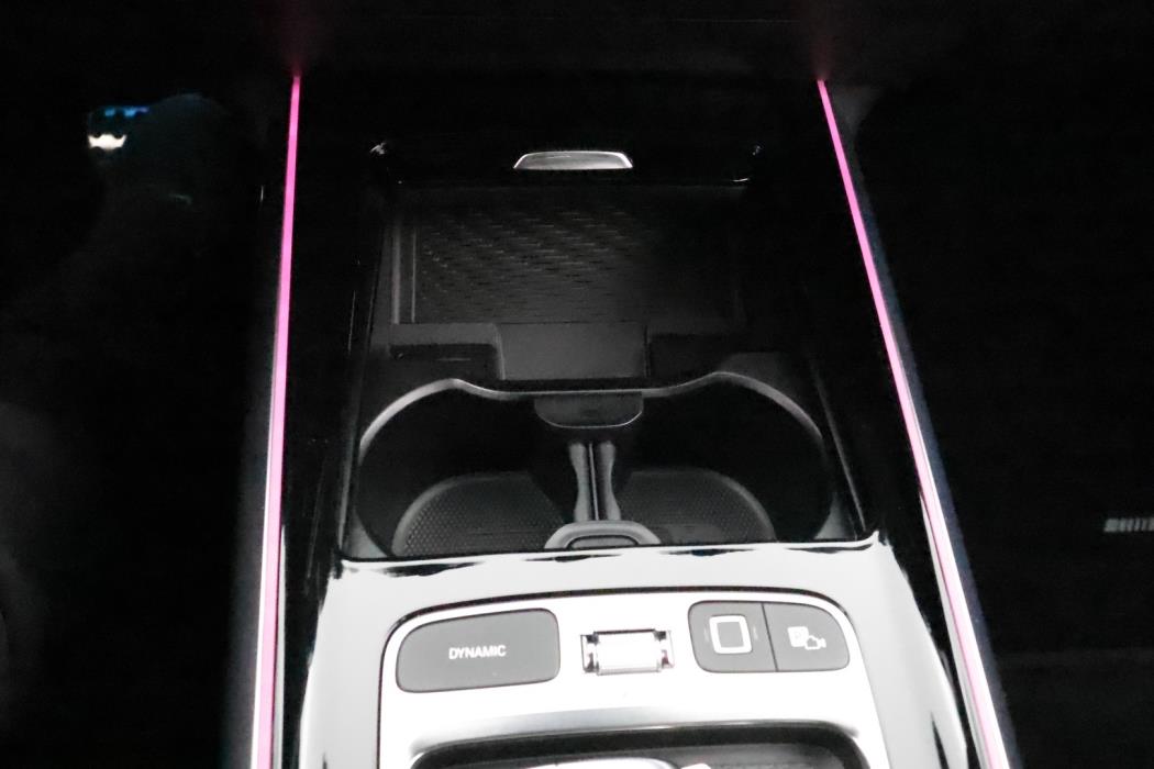 MERCEDES-BENZ EQA 2025