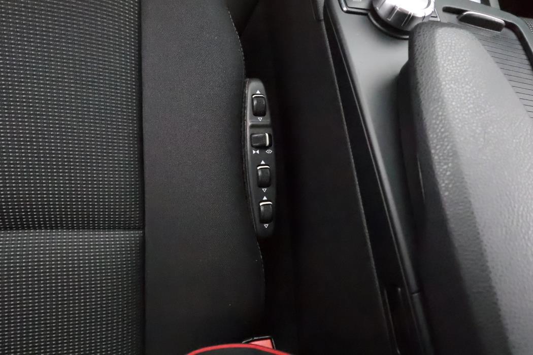 MERCEDES-BENZ C 2012