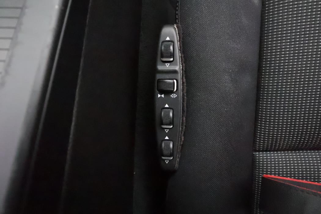 MERCEDES-BENZ C 2012