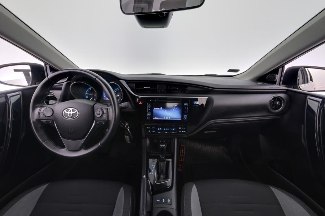 TOYOTA Auris 2017