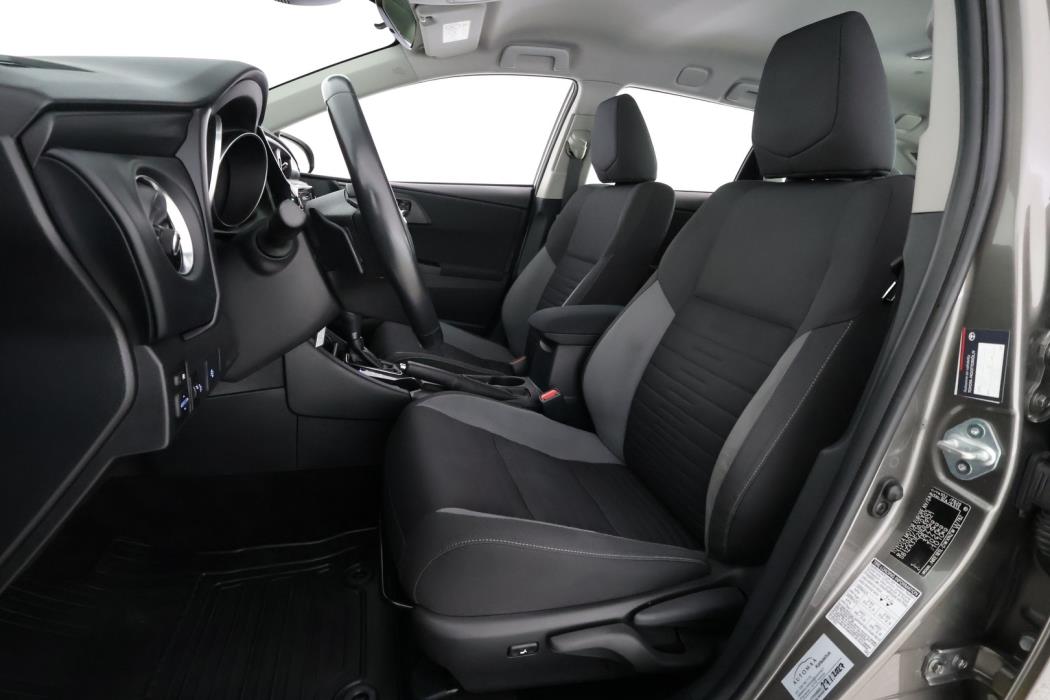TOYOTA Auris 2017