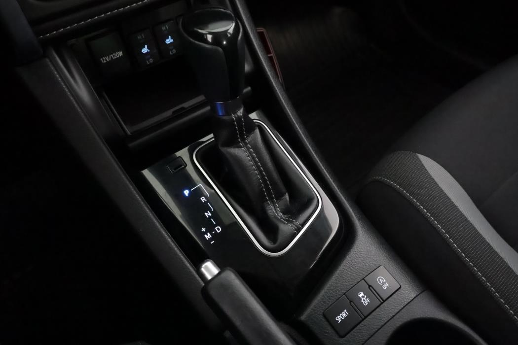 TOYOTA Auris 2017